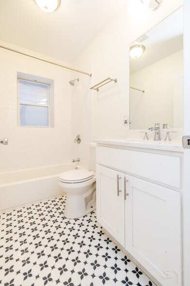 More Photos Of 1439 E 66th Pl, Chicago Apartments For Sale