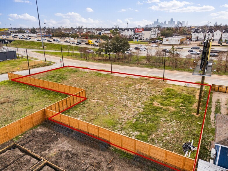 More Photos Of 1025 North Loop, Houston Land For Sale