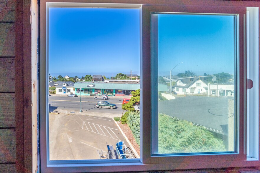 More Photos Of 1333 NE Keel Ave, Lincoln City Specialty For Sale