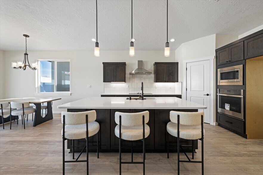 More Photos Of 1101-1109 Fairhaven Loop, Richland Apartments For Sale