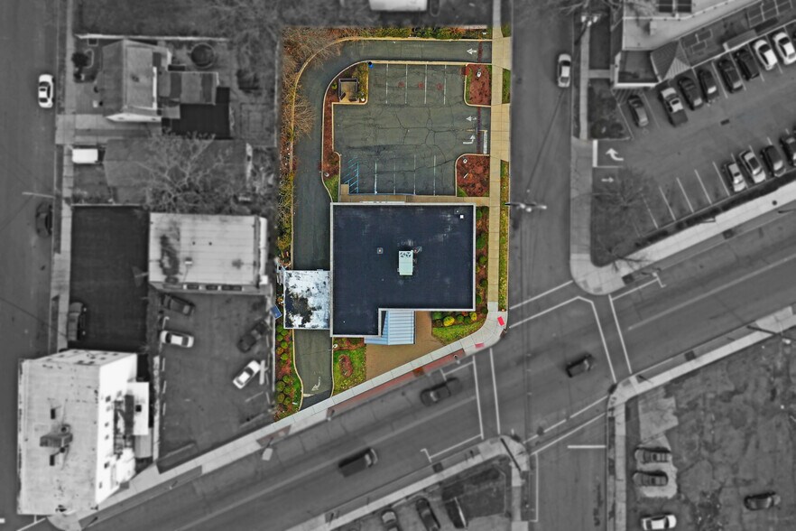 More Photos Of 1610 Main Ave, Clifton Bank For Sale