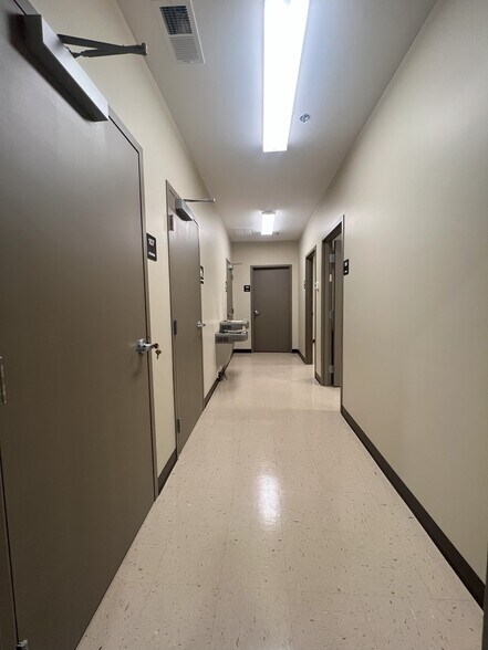 More Photos Of 55 Bagwell Blvd, Scottsville Warehouse For Lease