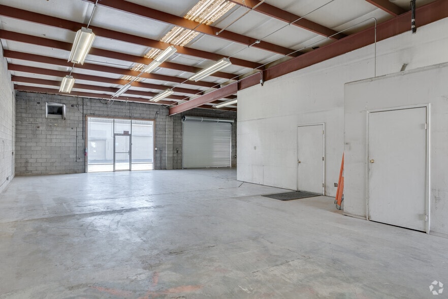 More Photos Of 529 E Juanita Ave, Mesa Warehouse For Sale
