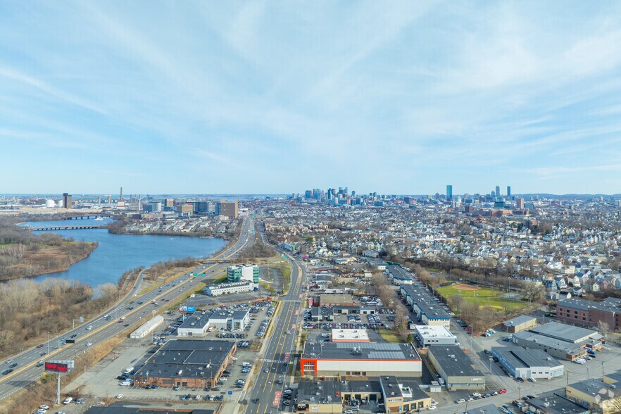 More Photos Of 312-326 Mystic Ave, Medford Showroom For Lease