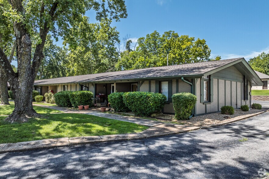 Primary Photo Of 124 S College St, Mountain Home Apartments For Sale