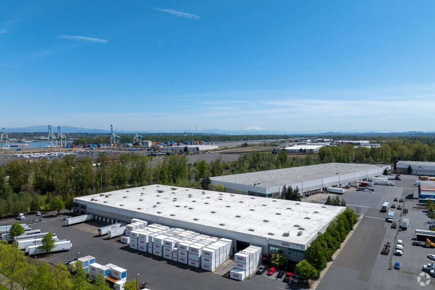 More Photos Of 15925 N Lombard St, Portland Distribution For Lease