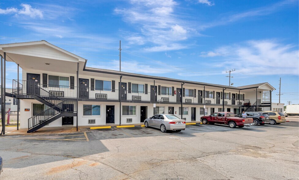 Primary Photo Of 1274 Murfreesboro Pike, Nashville Apartments For Sale