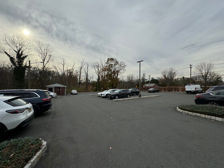 More Photos Of 2186 NJ-27, North Brunswick Medical For Lease