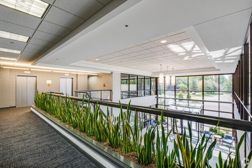 More Photos Of 900 Long Lake Rd, New Brighton Office For Sale