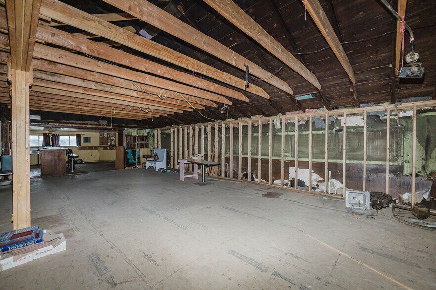 More Photos Of 1610 W 6th Ave, El Dorado General Retail For Sale