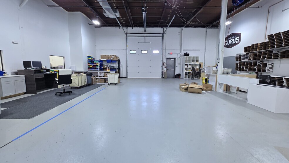 More Photos Of 2300 Marcus Ave, New Hyde Park Warehouse For Lease