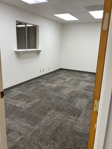 More Photos Of 820 Kuenzli St, Reno Flex For Lease