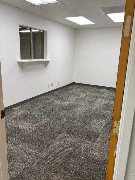 More Photos Of 820 Kuenzli St, Reno Flex For Lease