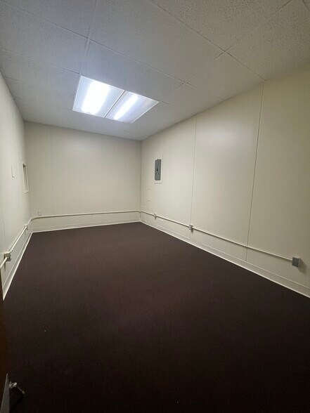 More Photos Of 2710 W Court St, Flint Office For Sale