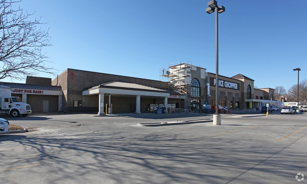 More Photos Of 7201 W 151st St, Overland Park Freestanding For Lease