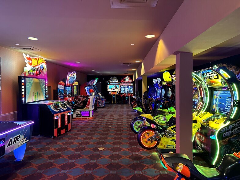 More Photos Of 7301 W Grand Pky S, Richmond Movie Theatre For Sale