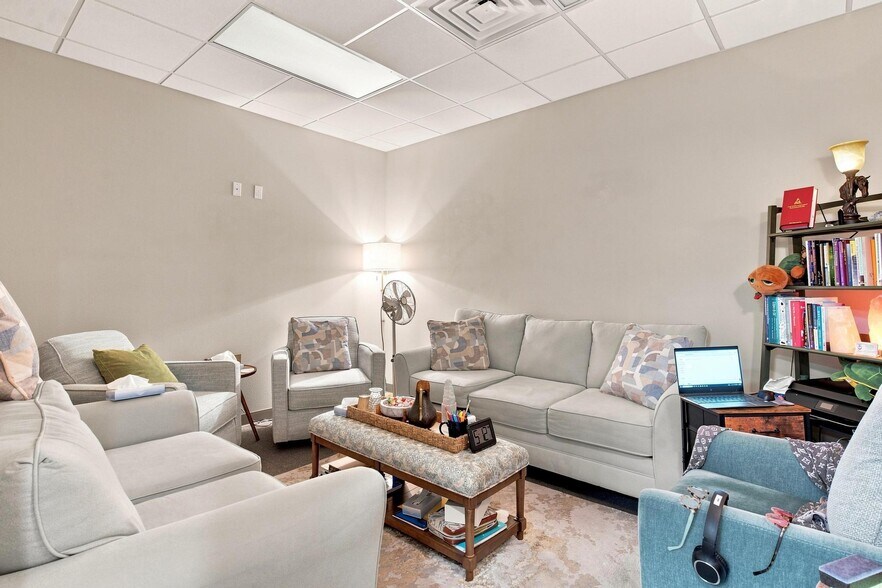 More Photos Of 375 Fennell Blvd, Lady Lake Medical For Sale