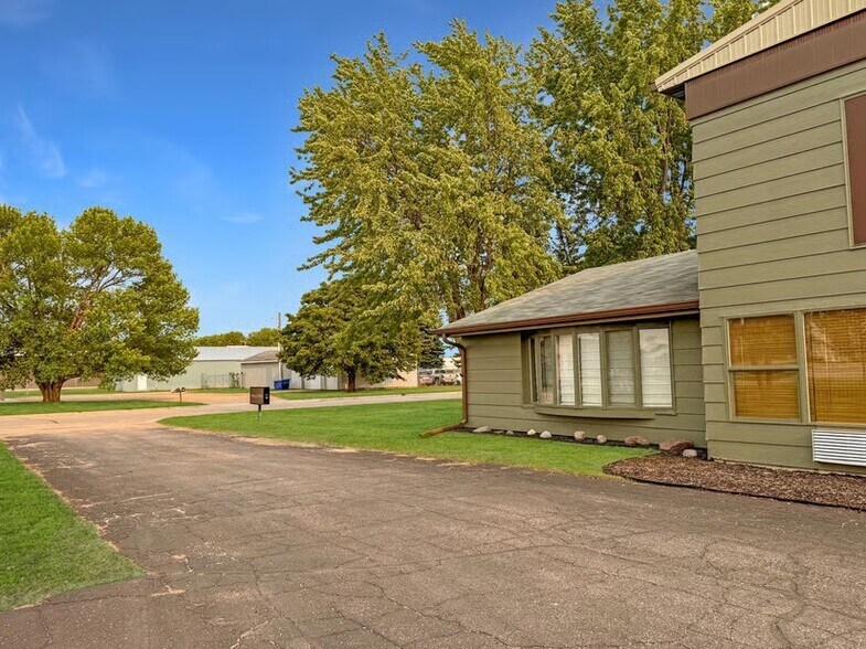 More Photos Of 600 22nd St, Benson Hotel For Sale