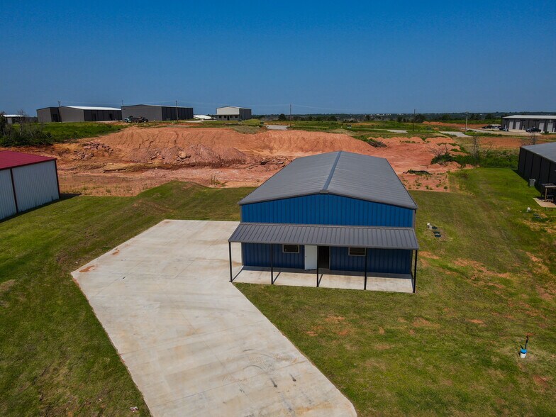 More Photos Of 11515 Maui Ln, Edmond Warehouse For Sale