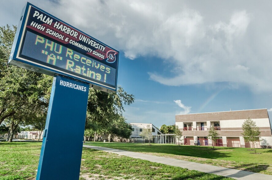 More Photos Of 1231 Illinois Ave, Palm Harbor Apartments For Sale