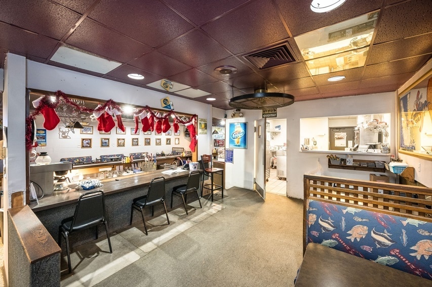 More Photos Of 236 E Maine St, Amboy Specialty For Sale