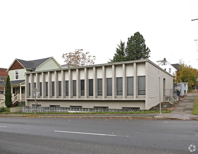 More Photos Of 835 SE 17th Ave, Portland Office For Sale