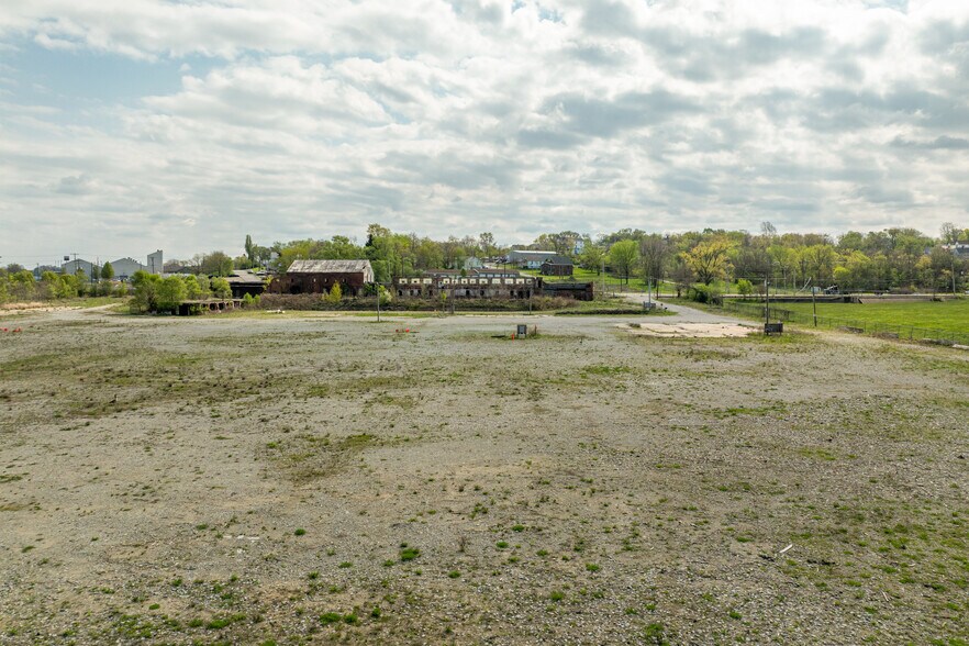 More Photos Of 1221 Green St, Washington Land For Lease