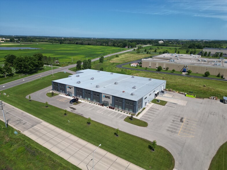 Primary Photo Of 100 E Kelso Rd, Kaukauna Manufacturing For Lease