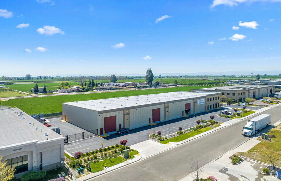 More Photos Of 3280 Liberty Square Pky, Turlock Warehouse For Lease