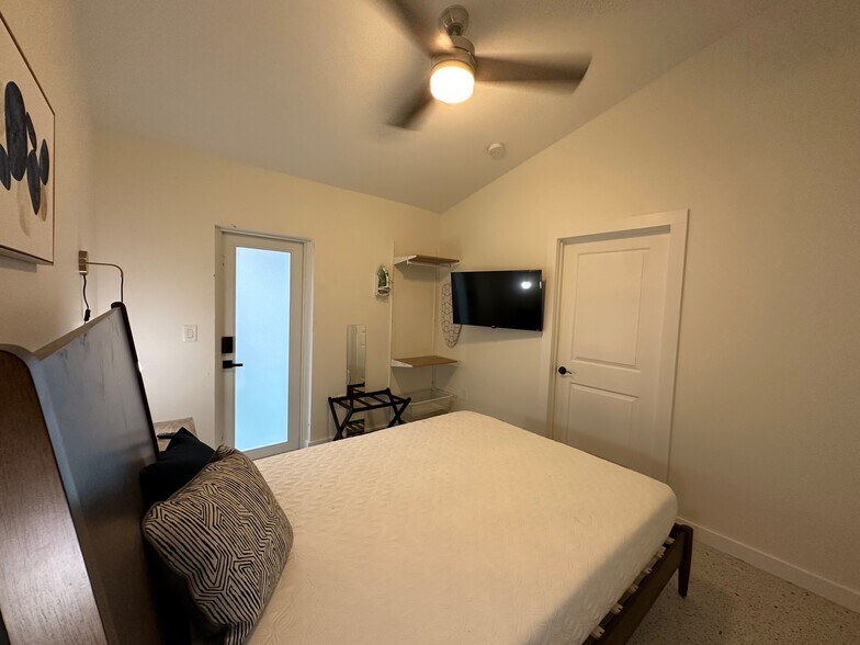 More Photos Of 351 NE 7th Ave, Delray Beach Apartments For Sale