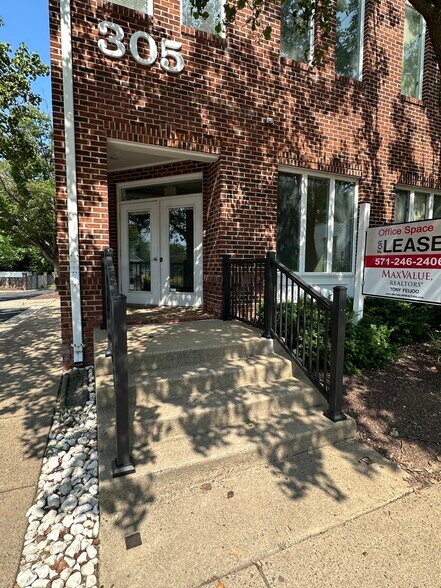 More Photos Of 305 Harrison St, Leesburg Medical For Lease