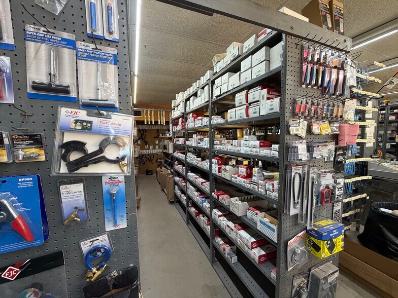 More Photos Of 601 W Lacy St, Palestine General Retail For Sale