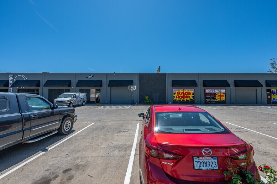 More Photos Of 600 Broadway, Sacramento Flex For Lease