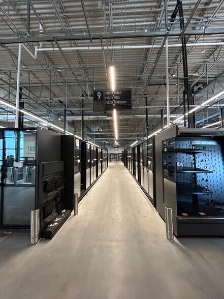 More Photos Of 1000-1074 US Highway 9, Parlin General Retail For Lease