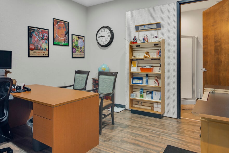 More Photos Of 4202-4204 W Linebaugh Ave, Tampa Medical For Lease