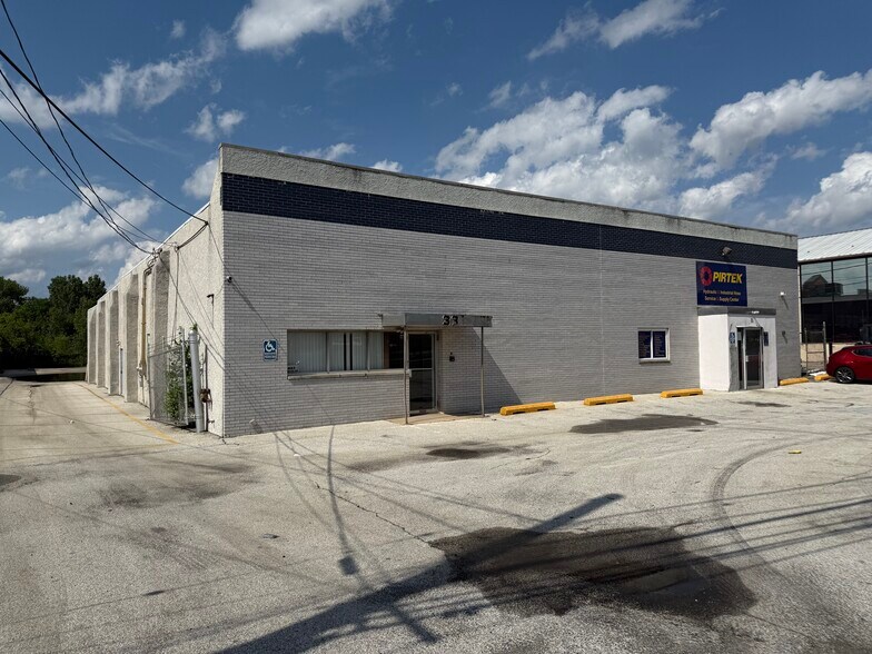 More Photos Of 31-33 Industrial Hwy, Essington Warehouse For Lease
