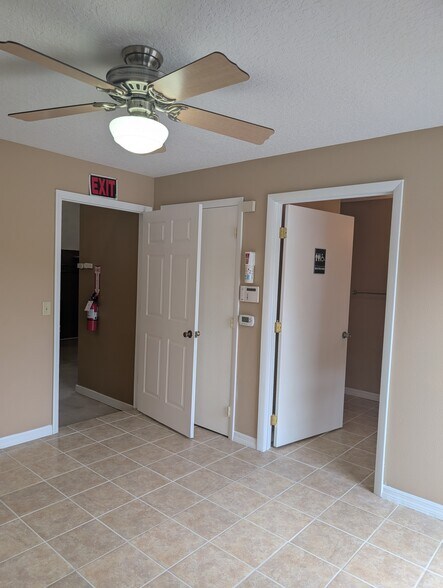 More Photos Of 400 Barton Blvd, Rockledge Light Manufacturing For Lease