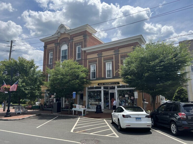 Primary Photo Of 782-788 Boston Post Rd, Madison Office For Lease