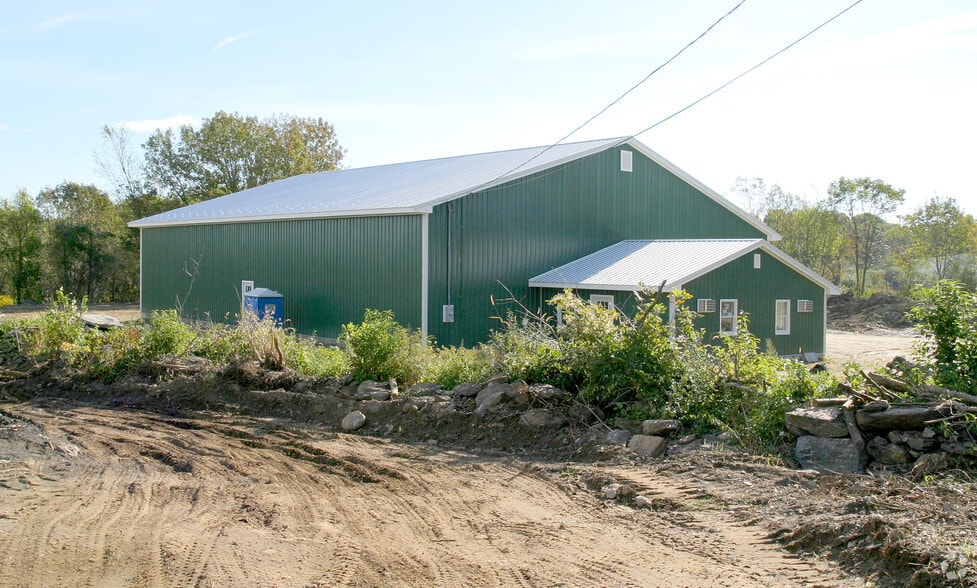 More Photos Of 11 Tyler Dr, North Franklin Flex For Sale