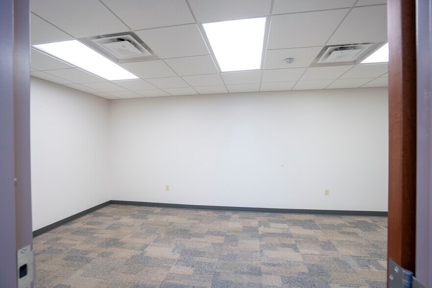More Photos Of 100-256 Match Factory Pl, Bellefonte Medical For Lease