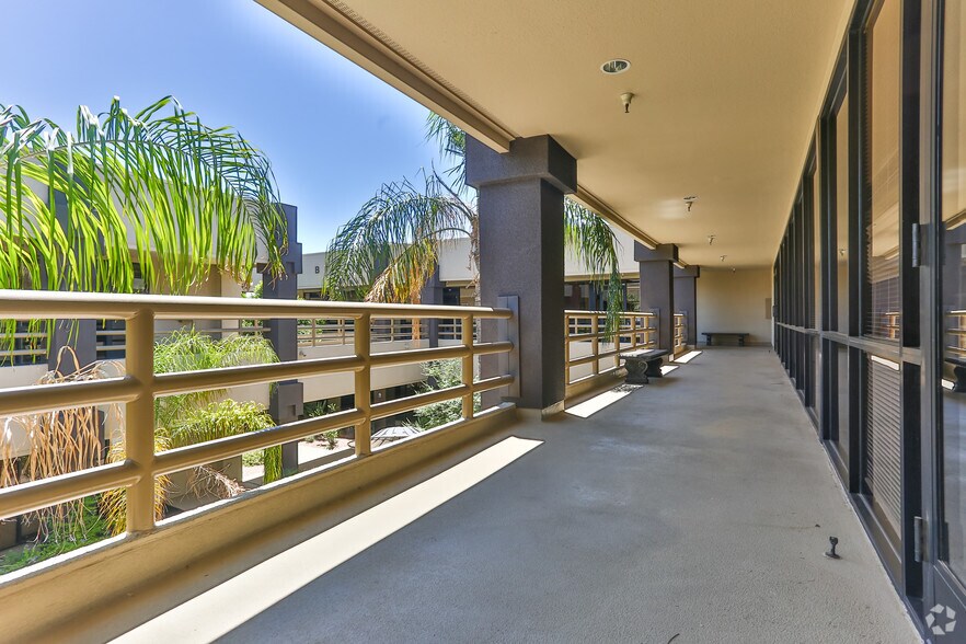 More Photos Of 16601 N 40th St, Phoenix Medical For Lease