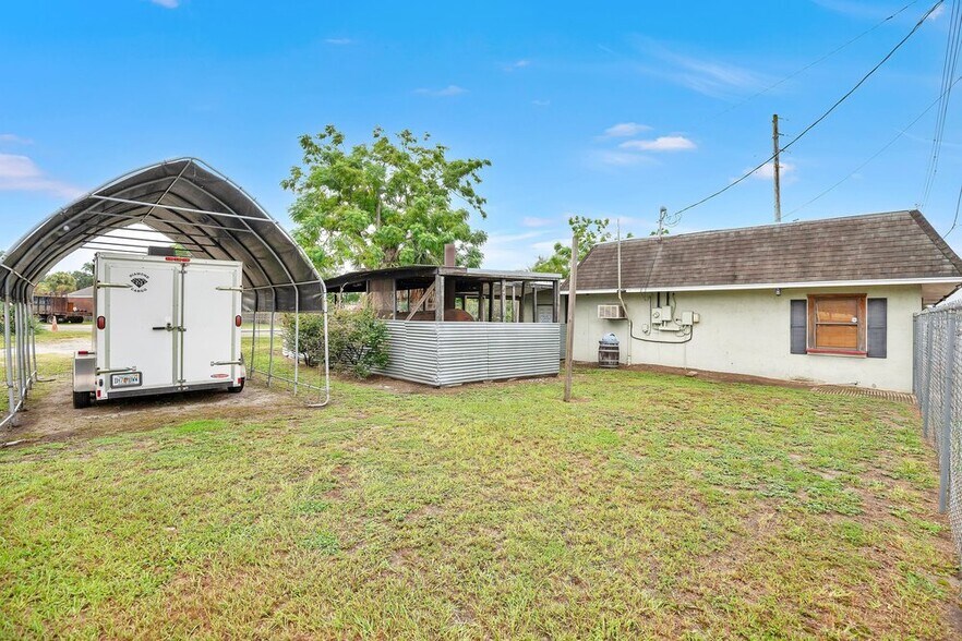 More Photos Of 3101 N Orange Blossom Trl, Zellwood Restaurant For Sale