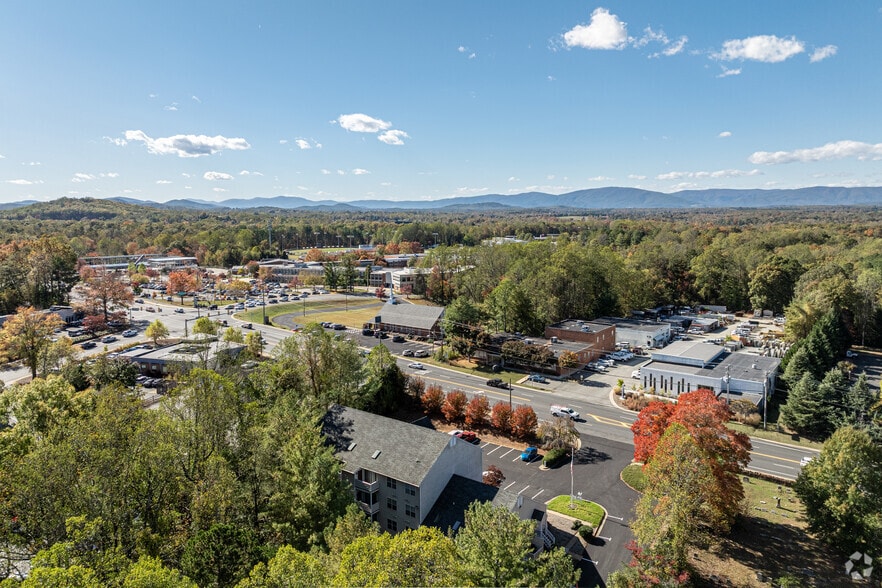 More Photos Of 2820 Hydraulic Rd, Charlottesville Apartments For Lease