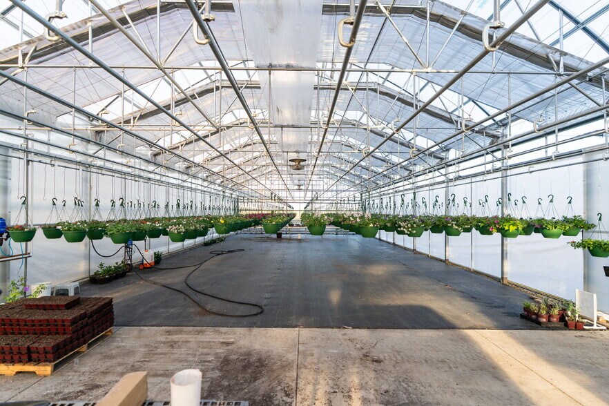 More Photos Of 1355 N Barlow St, Cornelius Winery Vineyard For Sale