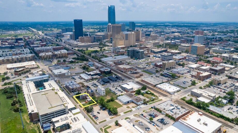 More Photos Of 33 Ne 7th St, Oklahoma City Office For Sale