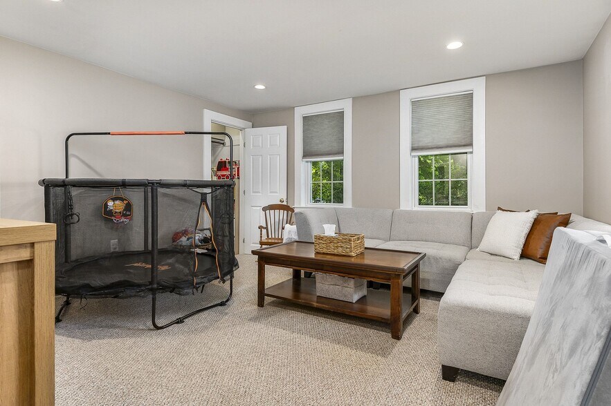 More Photos Of 22-26 School St, Merrimac Office For Sale