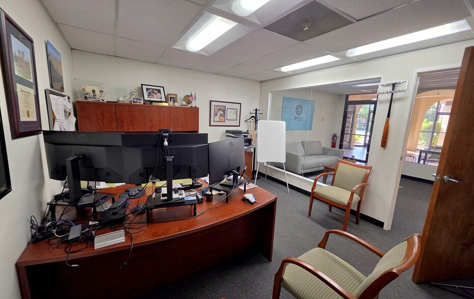 More Photos Of 9795 Cabrini Dr, Burbank Loft Creative Space For Lease