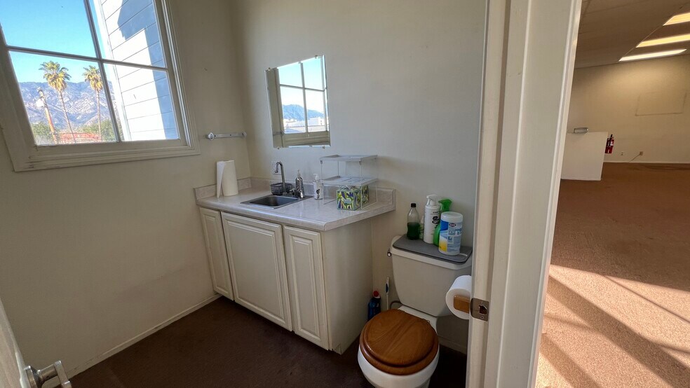 More Photos Of 1801 S Myrtle Ave, Monrovia Office Residential For Lease