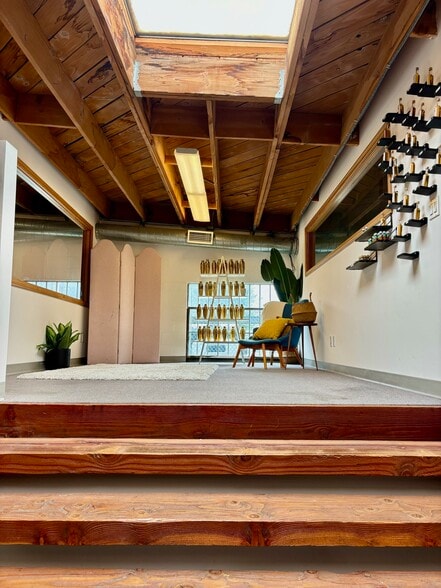 More Photos Of 2228 Barry Ave, Los Angeles Warehouse For Lease