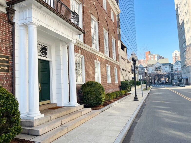 More Photos Of 6 Suburban Ave, Stamford Office For Lease